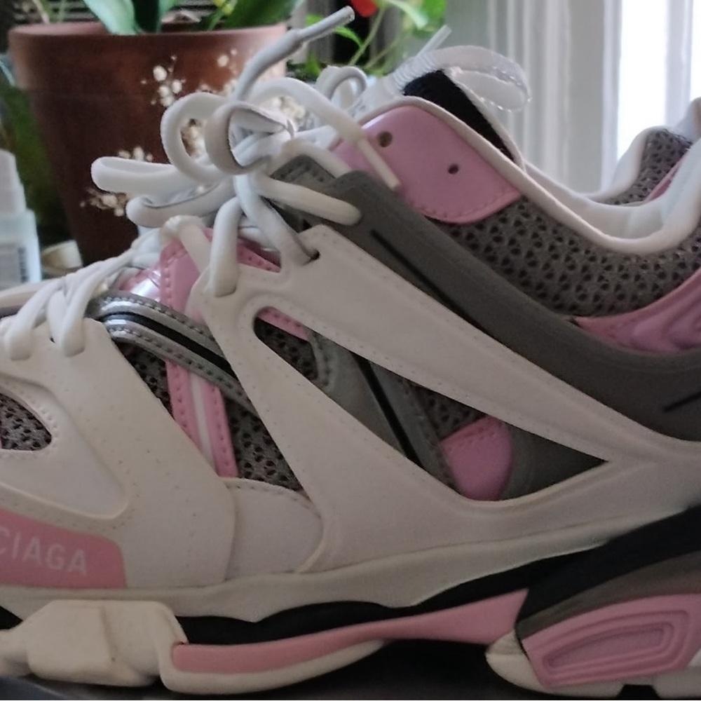 Balenciaga Women's White, Pink, and Gray Sneakers - Picture 5 of 6